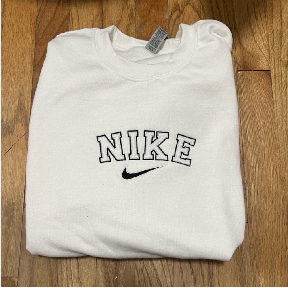 Classic white Nike Spellout Crewneck - Picture 3 of 3